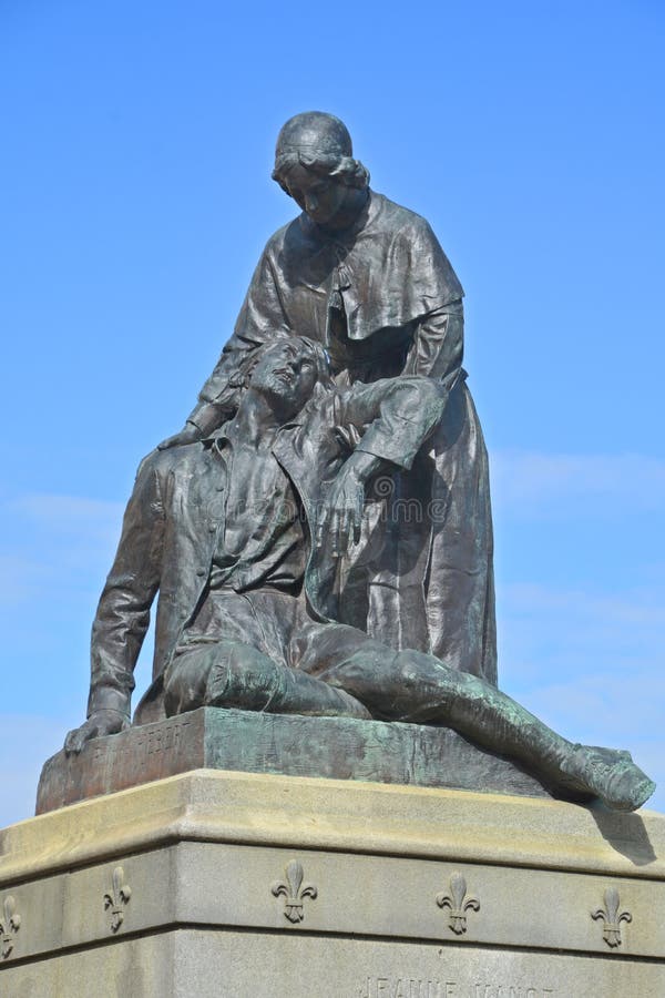05-canadian-exp-jeanne-mance-statue.jpg